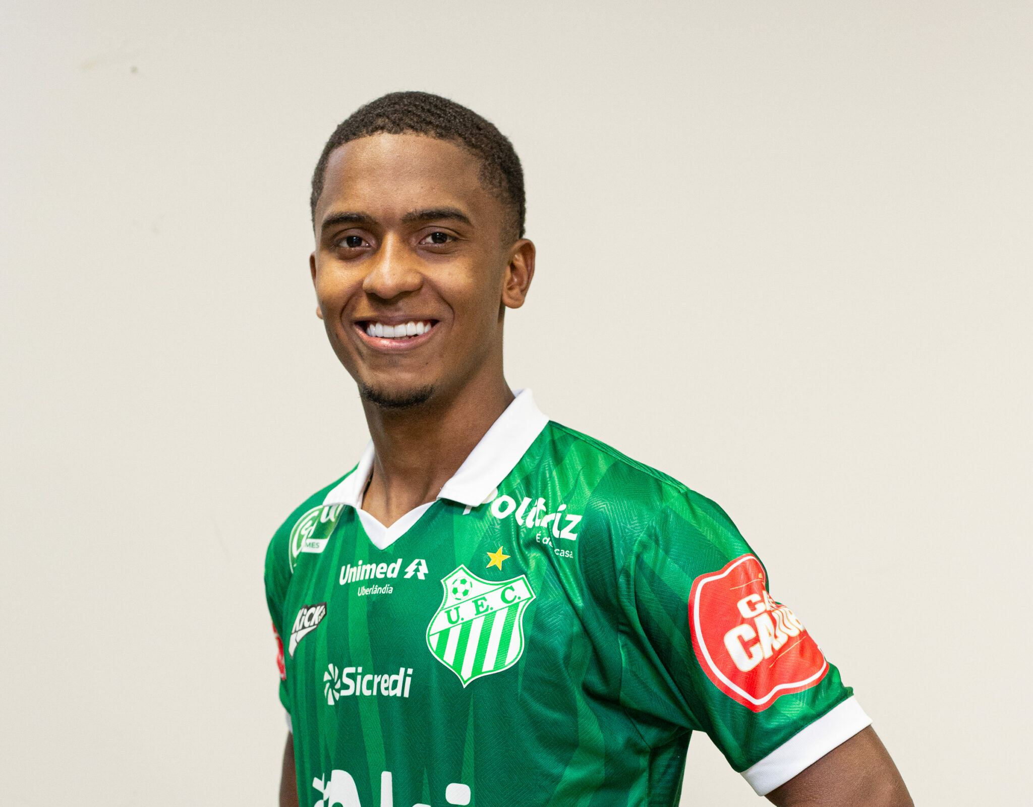 Uberlândia anuncia contratação de João Victor Balão