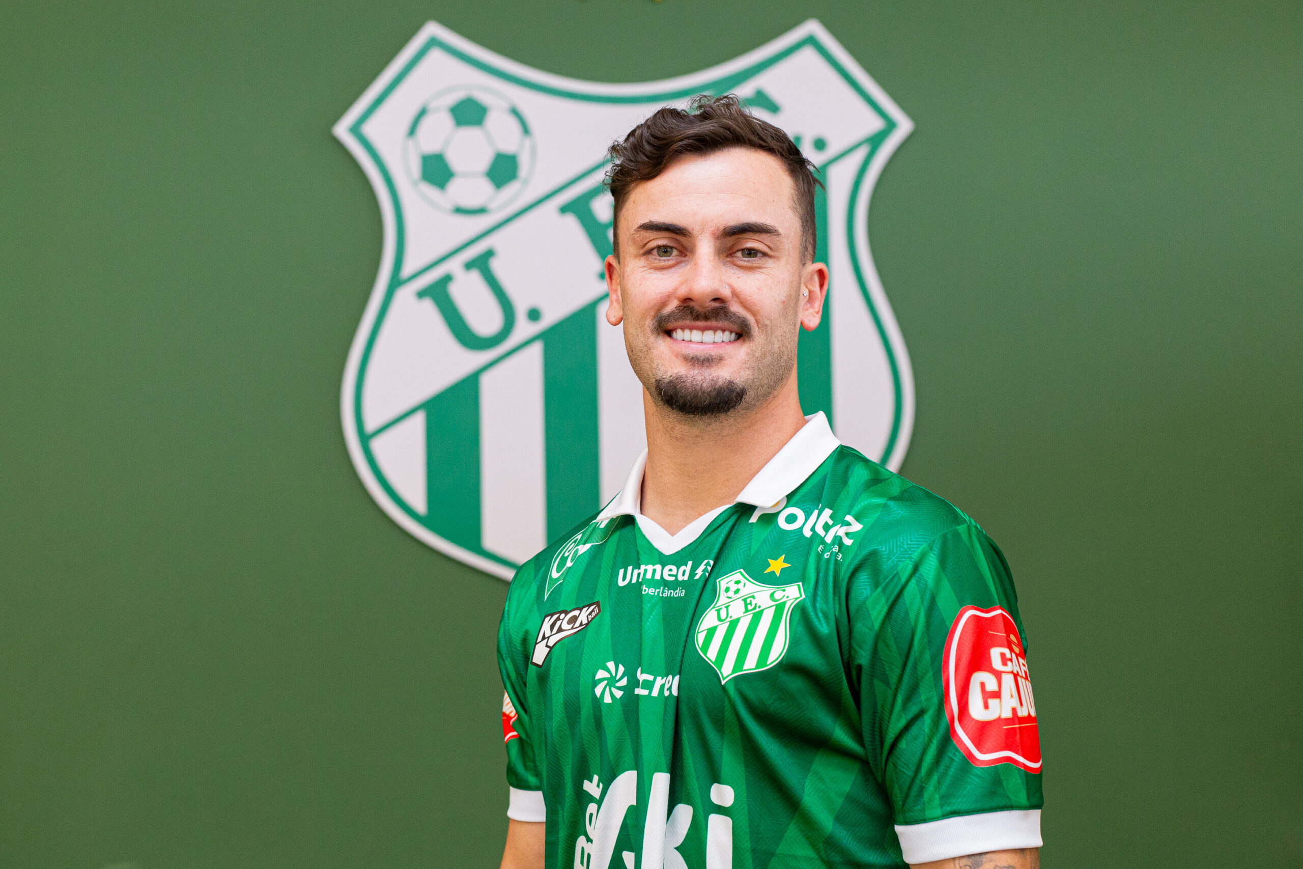 Uberlândia acerta com atacante Gustavo Ermel