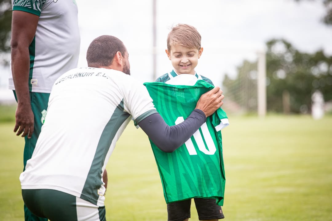 Pequeno Moisés visita CT Ninho do Periquito