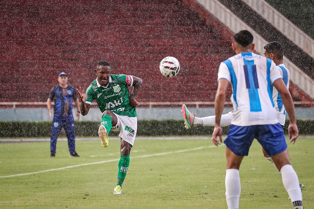 Uberlândia é superado pelo Ivinhema na Série D