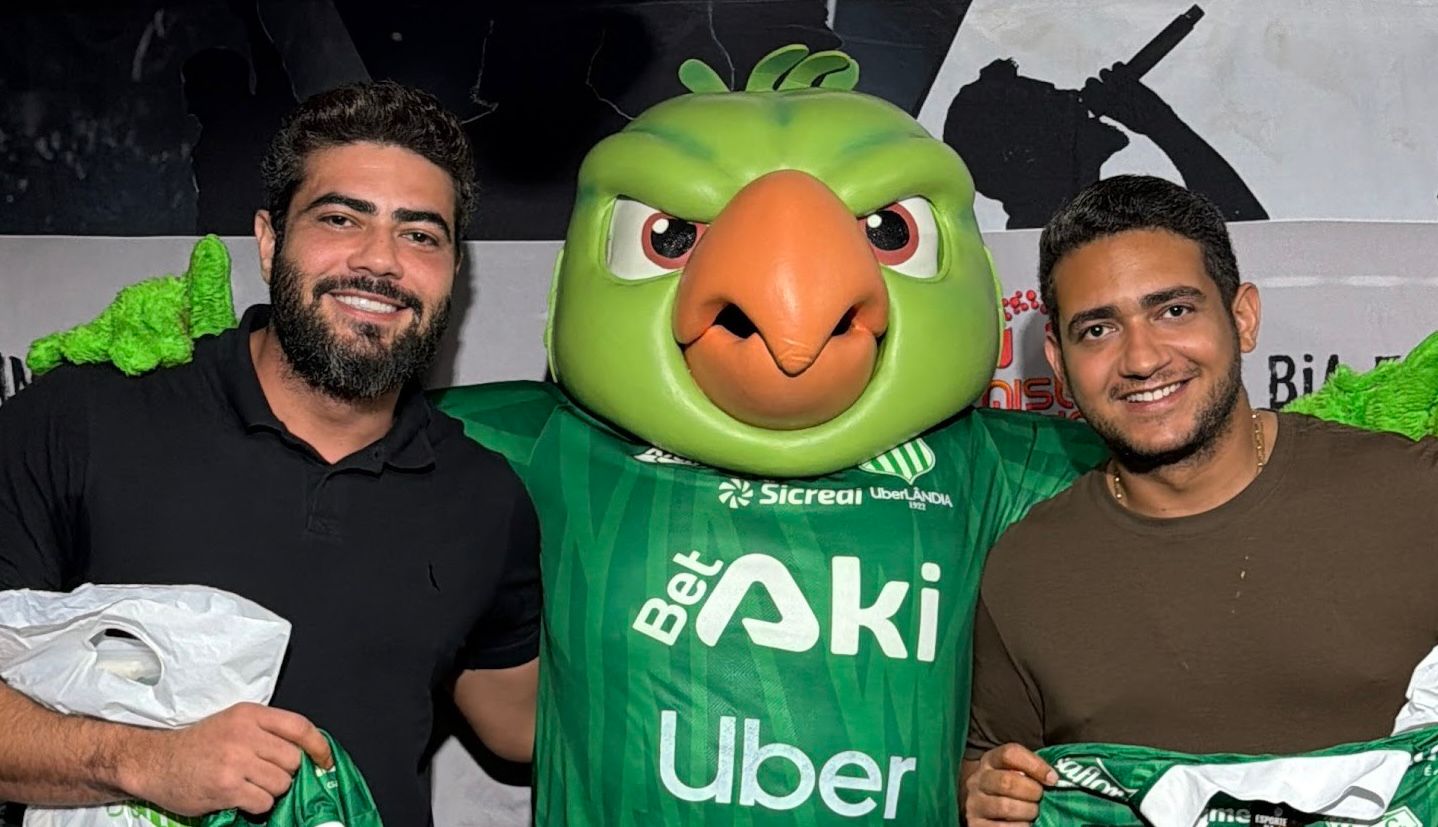 Uberlândia SAF marca presença em show de Henrique e Juliano no Parque do Sabiá