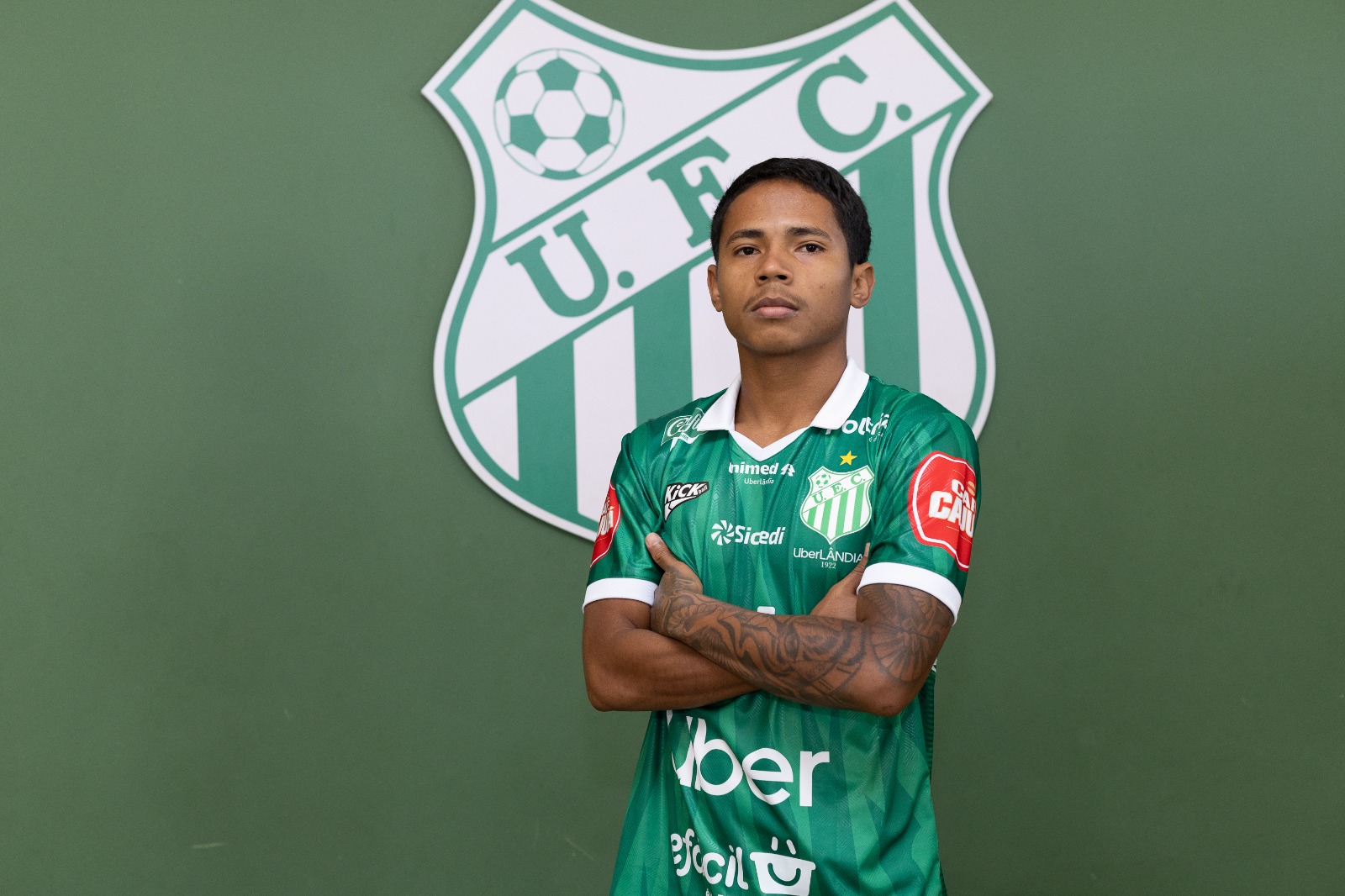 Uberlândia anuncia atacante Roger Modesto para sequência da Série D
